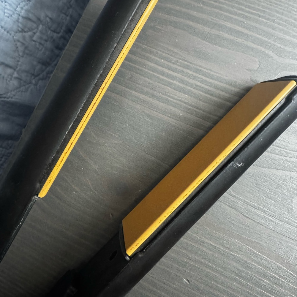 CHI Black 1” Hair Straightener up to 410° - Picture 5 of 8